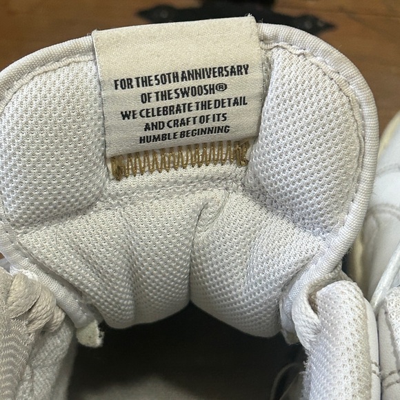 Nike Swoosh 50th anniversary women’s sneakers size 7.5 - Picture 9 of 11